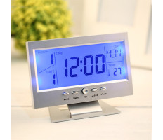 Hangra működő LCD kijelzős asztali óra